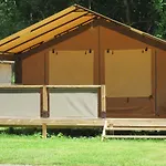 Campsite Val De Boutonne Saint-Jean-d'Angely