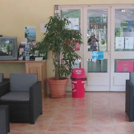 Val De Boutonne Parque de Campismo