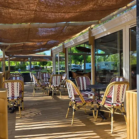 Campsite Val De Boutonne Saint-Jean-d'Angely