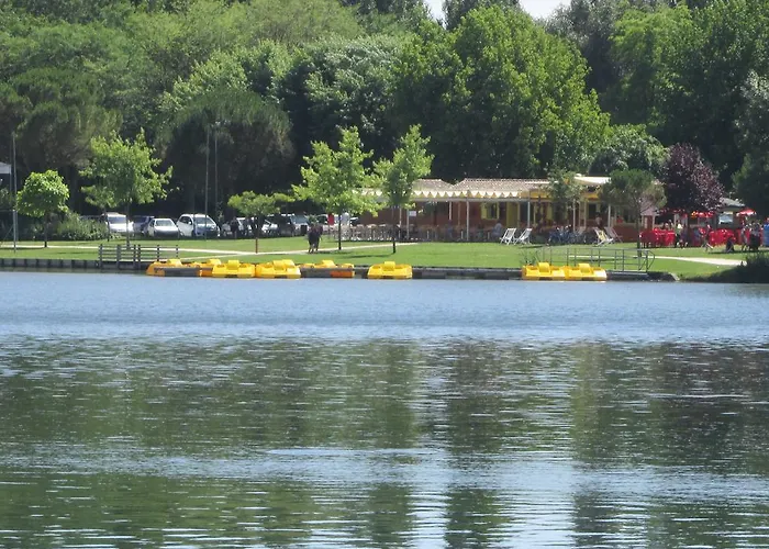 Camping Val De Boutonne Saint-Jean-dʼAngély